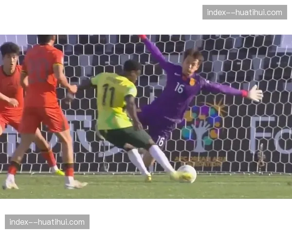 门将神扑：布雷斯特门将比佐特连续扑出里尔队两次必进球