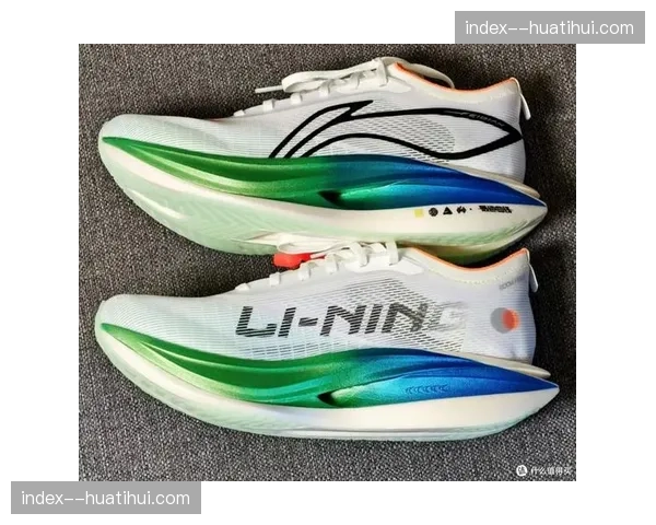 运动品牌推出新款球鞋,主打“轻量化与启动速度”以应对快速转换需求 运动品牌推出新款球鞋,主打“轻量化与启动速度”以应对快速转换需求